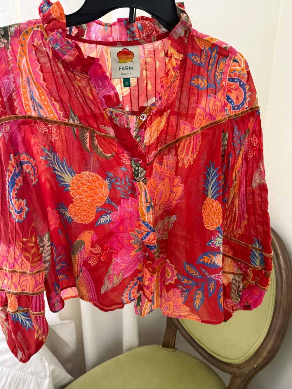 FARM Rio Button Blouse in Mystic Bush
Sz XS Tropical Floral